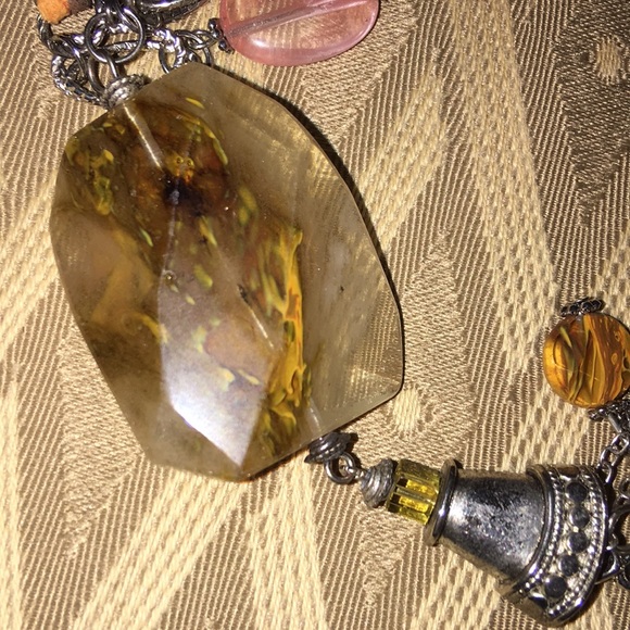 Necklace with stones - Picture 3 of 4